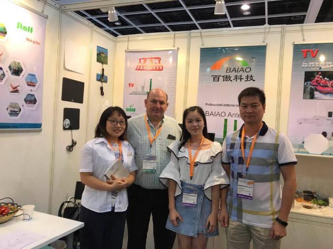 آنتن WiFi تلویزیون خودرو تلسکوپی 5 - 28dBi با دیسک مکیدن 13